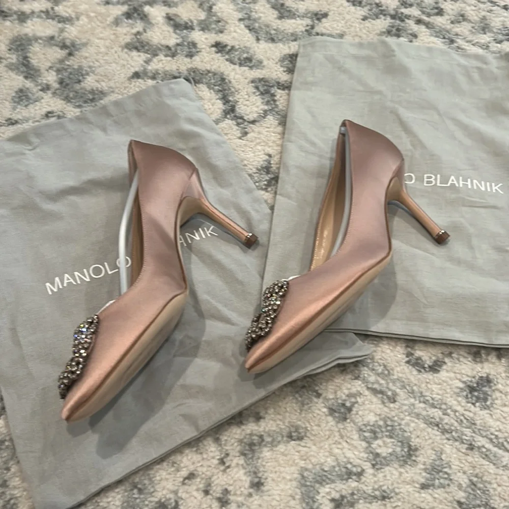 Manolo Blahnik Satin Hangisi Pumps Blush 70mm 38.5 - Picture 8 of 9